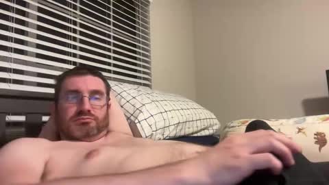 Snapshot of stephenhurst1987 chatting on 12.15.25 stephenhurst1987 online show from 12.15.25