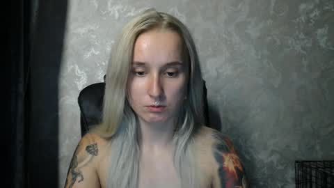 Snapshot of stephiepink chatting on 09.23.25 Grace online show from 09.23.25