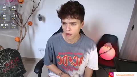 Snapshot of stev_austin_ chatting on 10.18.25 Stev austin online show from 10.18.25