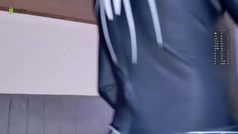 Snapshot of steveen_1604 chatting on 12.14.25 Stevenn online show from 12.14.25