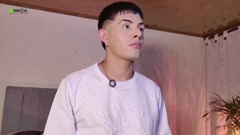 Snapshot of steveen_1604 chatting on 12.23.25 Stevenn online show from 12.23.25