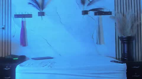 Snapshot of stevenhumps2 chatting on 09.15.25 orian online show from 09.15.25