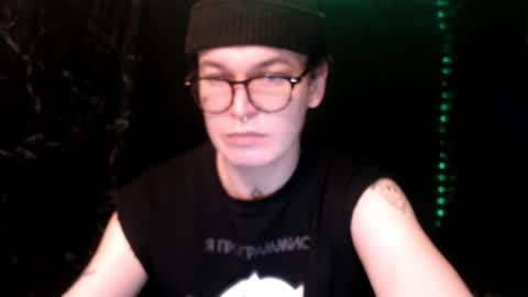 Snapshot of stevenspirs chatting on 11.22.25 Steve online show from 11.22.25