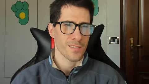 Snapshot of stevex870 chatting on 12.14.25 Steve online show from 12.14.25