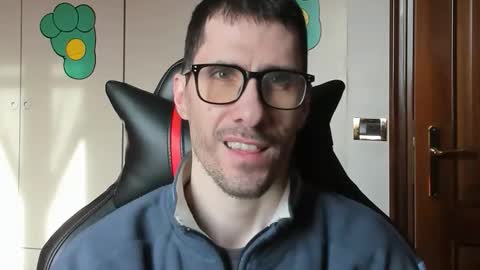 Snapshot of stevex870 chatting on 12.20.25 Steve online show from 12.20.25