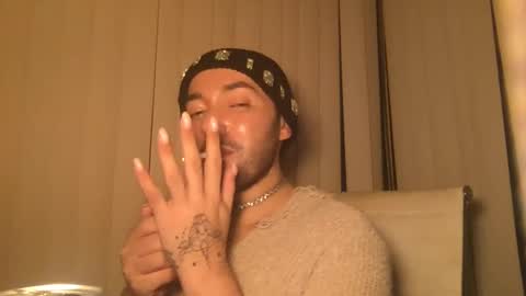 Snapshot of stevey_94 chatting on 10.08.25 gay tease online show from 10.08.25