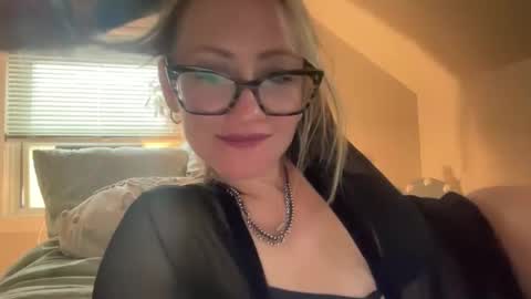 StevieGirl4U online show from 10.25.25