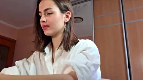 Lina online show from 01.17.26