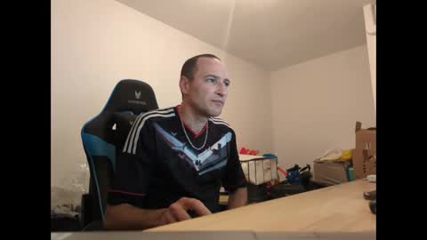 stickolive1 online show from 04.19.26