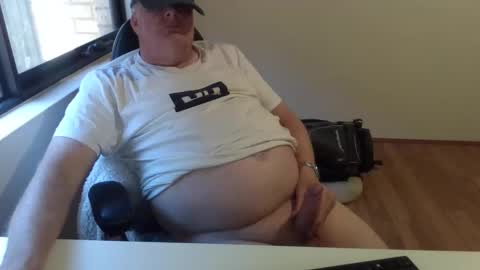 Snapshot of stiffyman55 chatting on 10.27.25 stiffyman55 online show from 10.27.25