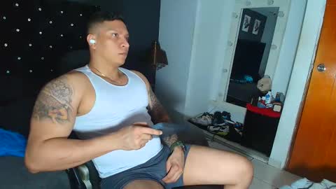 Snapshot of stily_santos_ chatting on 09.28.25 stily online show from 09.28.25