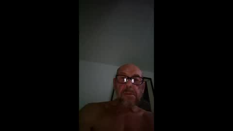 Snapshot of stirlinghealthandfitness chatting on 12.18.25 stirlinghealthandfitness online show from 12.18.25