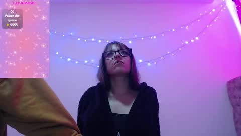 Snapshot of stiven_1_ chatting on 12.15.25 stiven online show from 12.15.25