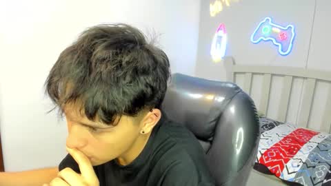 Stiwen online show from 11.14.25