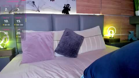 Snapshot of stone_lee_ chatting on 11.01.25 Stone Lee online show from 11.01.25