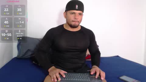 Snapshot of stone_lee_ chatting on 12.02.25 Stone Lee online show from 12.02.25