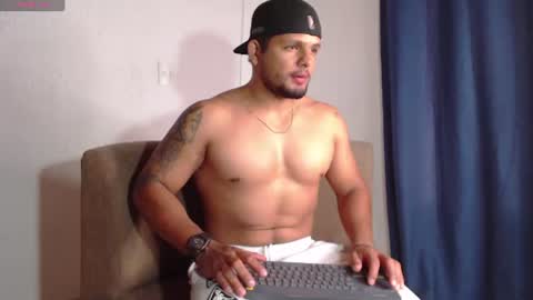 Stone Lee  online show from 07.22.26
