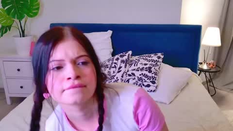 Leila online show from 04.28.26