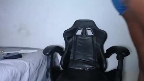 stormiing_18 online show from 12.04.25