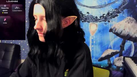 Snapshot of stormythunder chatting on 09.17.25 Stormythunder online show from 09.17.25