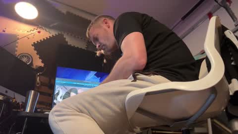 Str8 online show from 02.02.25