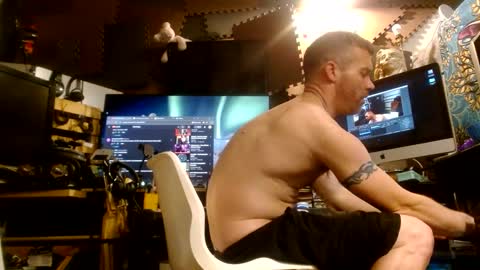 Str8 online show from 02.05.25