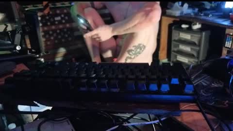 Str8 online show from 11.04.25