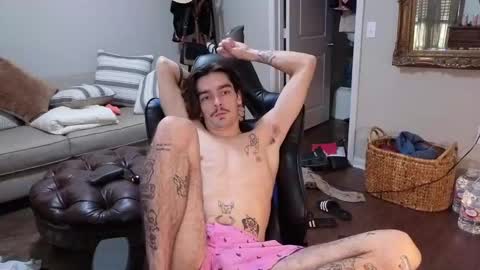 Snapshot of str8whiteboy21 chatting on 09.13.25 str8whiteboy21 online show from 09.13.25