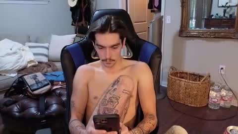Snapshot of str8whiteboy21 chatting on 09.25.25 str8whiteboy21 online show from 09.25.25