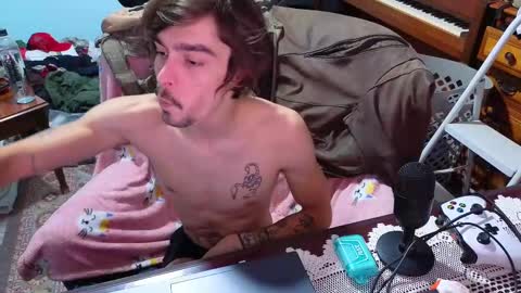 Snapshot of str8whiteboy21 chatting on 10.12.25 str8whiteboy21 online show from 10.12.25