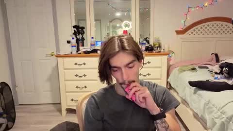 str8whiteboy21 online show from 11.26.25