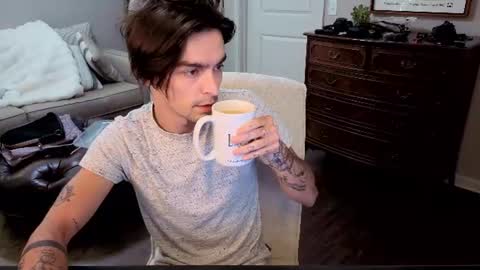 Snapshot of str8whiteboy21 chatting on 06.26.26 str8whiteboy21 online show from 06.26.26