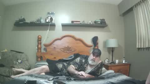 Straightbear4you online show from 02.17.25