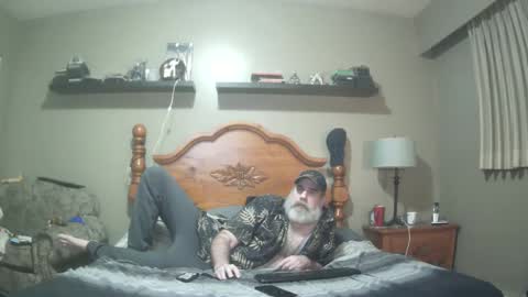 Straightbear4you online show from 02.20.25