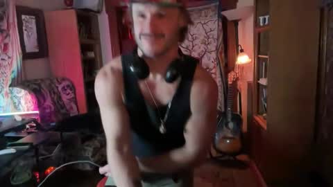 Snapshot of straightishd chatting on 12.14.25 Cowboy Zuhly online show from 12.14.25