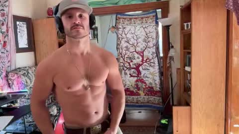 Snapshot of straightishd chatting on 12.14.25 Cowboy Zuhly online show from 12.14.25