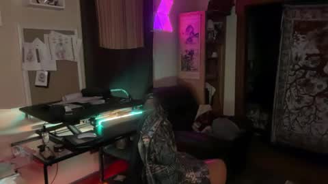 Snapshot of straightishd chatting on 03.27.26 Cowboy Zuhly online show from 03.27.26