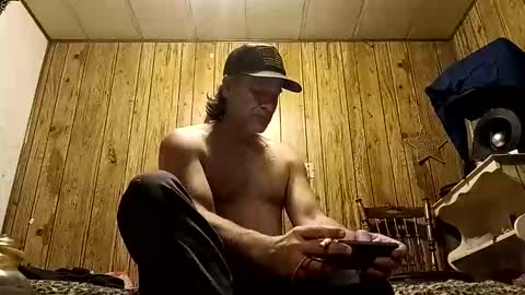 Snapshot of straighttoy chatting on 11.17.25 straighttoy online show from 11.17.25