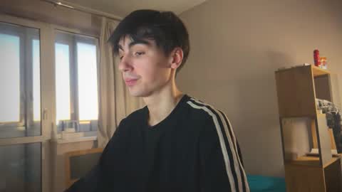 Snapshot of stralght_twinks chatting on 02.15.26 Ray online show from 02.15.26