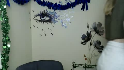 Snapshot of stranger_giirl chatting on 02.25.25 Amalia online show from 02.25.25