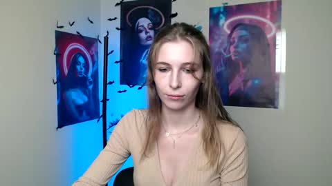 Snapshot of stranger_giirl chatting on 10.10.25 Amalia online show from 10.10.25