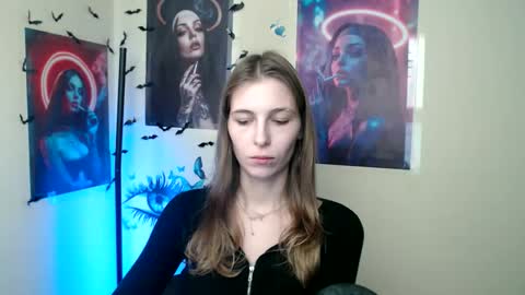 Snapshot of stranger_giirl chatting on 10.16.25 Amalia online show from 10.16.25