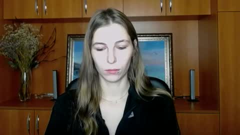 Snapshot of stranger_giirl chatting on 11.29.25 Amalia online show from 11.29.25