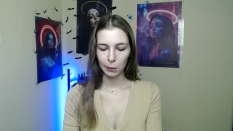 Snapshot of stranger_giirl chatting on 11.30.25 Amalia online show from 11.30.25