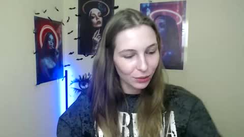 Snapshot of stranger_giirl chatting on 12.15.25 Amalia online show from 12.15.25