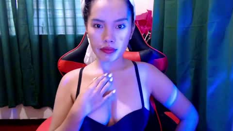 Snapshot of strawberry_ei chatting on 04.13.26 just call me baby online show from 04.13.26