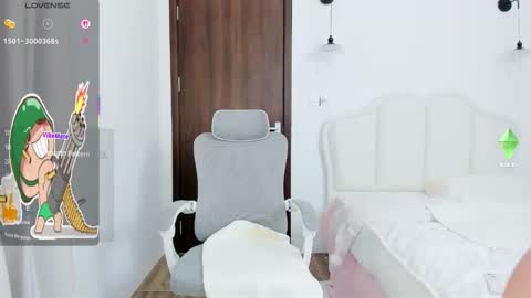 Snapshot of strawberry_loveee chatting on 02.04.26 strawberry_loveee online show from 02.04.26