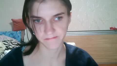 Snapshot of strawberry_storm chatting on 11.08.25 Strawberry Storm online show from 11.08.25