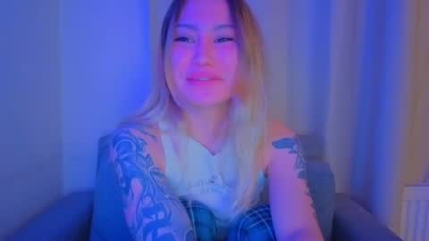 Snapshot of strawberrypie99 chatting on 03.08.26 Tati and Lola online show from 03.08.26