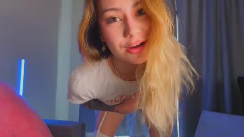 Snapshot of strawberrypie99 chatting on 03.12.26 Tati and Lola online show from 03.12.26